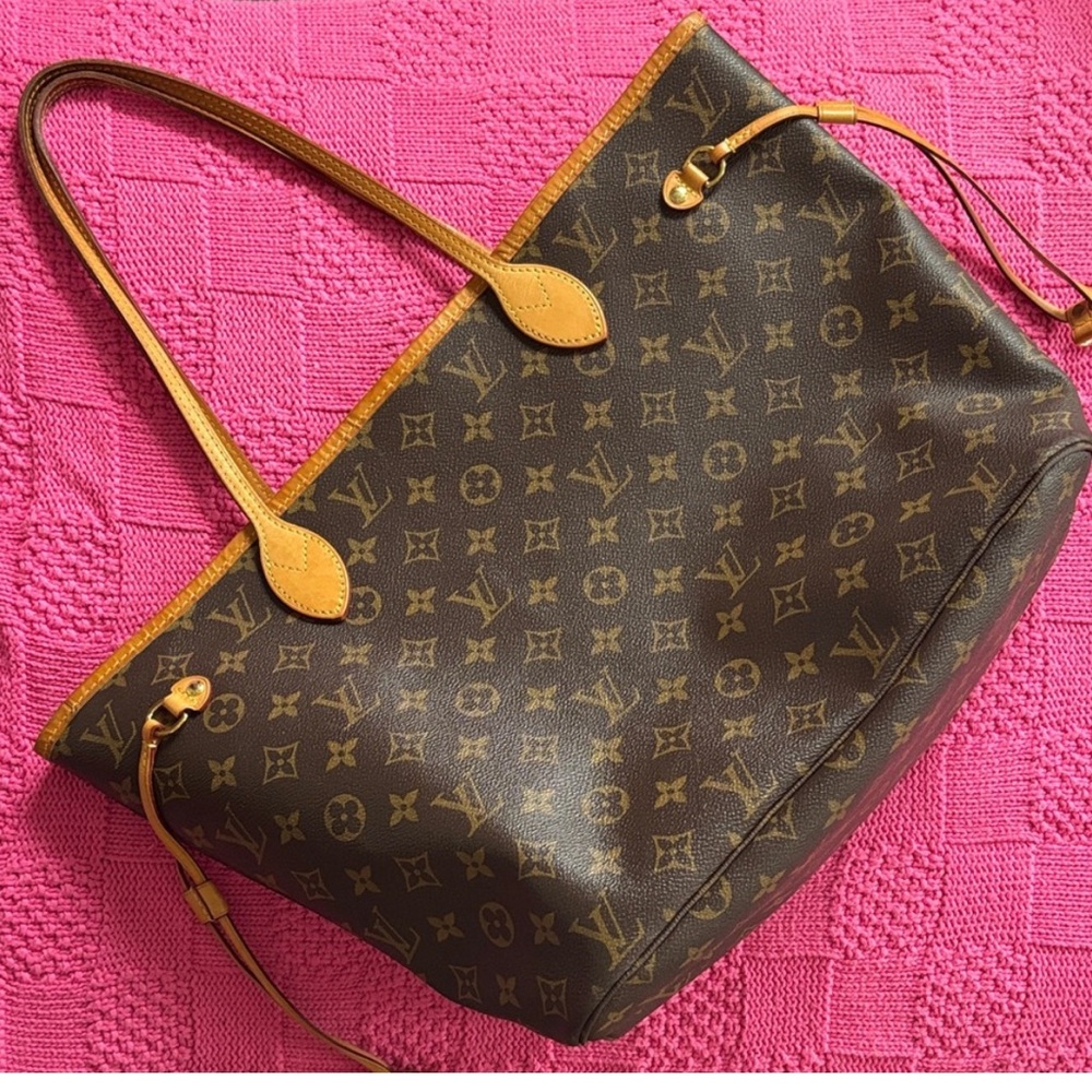 Authentic Louis Vuitton Classic Brown Monogram Tote MM